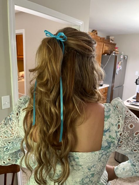 Hoco Hair With Ribbon, Homecoming Hair With Bow, Homecoming Hairstyles With Bow, Ribbon Hairstyle Half Up Half Down, Cute Hairstyles With A Ribbon, Blue Bow Hairstyle, Blue Ribbon Hairstyle, Half Up Half Down Pigtails With Ribbon, Curled Half Up Half Down With Bow