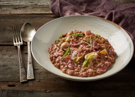 Red wine, bacon and tarragon risotto Red Wine Stew, Red Wine Risotto, Wine Risotto, California Recipes, Tarragon Recipes, Sous Vide Vegetables, Red Wine Recipe, Pumpkin Salad, Great British Chefs