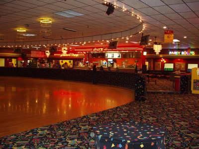 Roller Skating Rink, Skating Aesthetic, Nostalgia Aesthetic, Roller Rink, Roller Disco, Skate Party, Skating Rink, Bowling Alley, Roller Derby