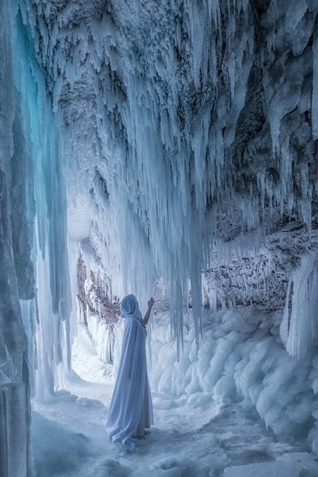 Seelie Aesthetic, Winter Kingdom, Frozen Aesthetic, Ice Aesthetic, Best Winter Destinations, Bahasa Jepun, Queen Aesthetic, Ice Cave, Fantasy Magic