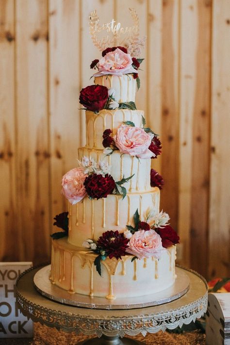 five layer round drip wedding cake #weddings #cakes #weddingcakes #weddingideas #weddinginspiration #himisspuff Wedding Cake Burgundy Gold, Drip Wedding Cake, Wedding Cakes Maroon, Vintage Pasta, Burgundy Wedding Cake, Blush Wedding Cakes, Marsala Color, Round Wedding Cakes, Cake With Flowers