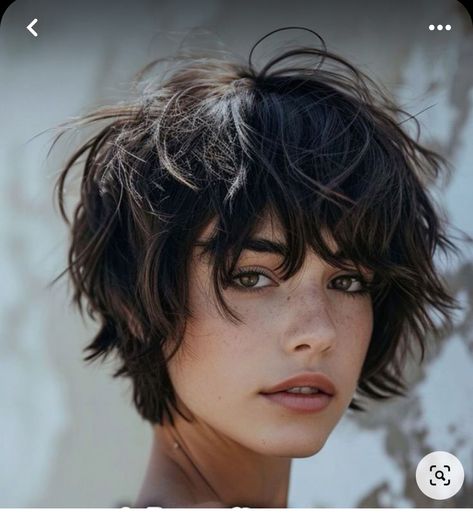 Pixie Cut Long Face, Wavy Layered Bob, Short Wavy Hair With Bangs, Short French Bob, Wavy Pixie Haircut, Kort Bob, Hairstyle Long, Shaggy Short Hair, Hair With Layers