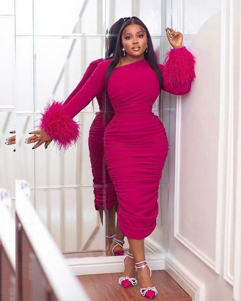 Plain Material Styles For Ladies, Pink Office Outfit, Material Styles For Ladies, Material Styles, Materials Gown Style, Cogic Fashion, English Dress, Classy Short Dresses, Pink Office