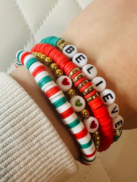 Clay bead christmas  bracelets handmade Clay Bead Bracelet Ideas Xmas, Handmade Christmas Bracelets, Clay Bracelet Ideas Christmas, Cute Christmas Bracelet Ideas, Christmas Clay Bracelet Ideas, Christmas Clay Bead Ideas, Christmas Bracelets Clay Beads, Christmas Bracelets Diy, Christmas Braclets Ideas