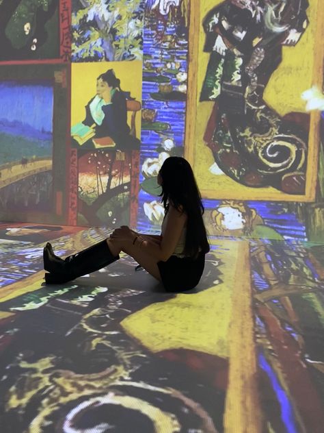 Van gogh immersive experience aesthetic picture Van Gogh Immersive Experience, Van Gogh Experience, Experience Aesthetic, Van Gogh Exhibition, Museum Photography, Van Gogh Museum, Cute Tumblr Wallpaper, Aesthetic Picture, Solo Pics