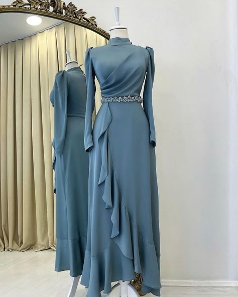 Braidsmaid Dresses, Simple Bridesmaid Dresses, Soiree Dress, Gaun Fashion, Mode Abaya, Fancy Dresses Long, Braut Make-up, Fashion Muslim, Muslim Fashion Dress