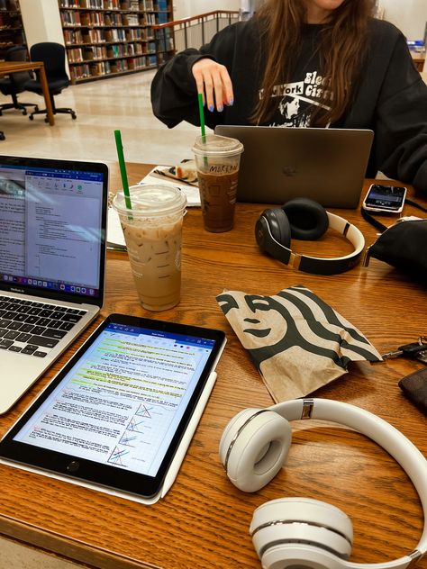 College Education Aesthetic, Start College Aesthetic, Sophomore Year College Aesthetic, Summer Semester College, Fall Homework Aesthetic, 90s College Student Aesthetic, Coffee And Studying, Iced Coffee Studying Aesthetic, College Club Aesthetic