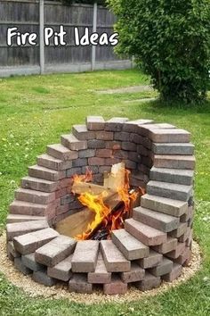 Fire Pit Ideas For My Backyard - simple DIY fire pits and fire pit designs Backyard Fire Pit Ideas, Fire Pit Plans, Deck Or Patio, Outside Fire Pits, Yard Deck, Pergola Diy, Brick Fire Pit, Backyard Fire Pit, Outdoor Fire Pit Designs