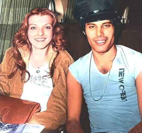 Mary Austin and Freddie Mercury ✌️😁❤️🌹 Mary Austin Freddie Mercury, Freddie My Love, Freddy My Love, Mary Austin, Teenage Romance, Queen Love, Queen Pictures, Queen Freddie Mercury, John Deacon