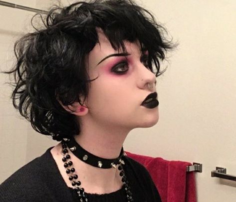 Hair For Round Face, Goth Female, Female Face Claims, Alt Hair, Dark Makeup Looks, Day Makeup Looks, Indie Makeup, Dyed Hair Inspiration, Goth Grunge