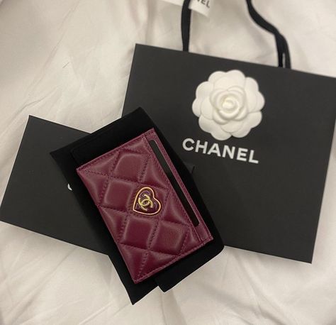 33sofher Chanel 2023, Gift Wishlist, 90s Makeup, Handbag Essentials, 2023 Ss, Cute Wallets, Girly Bags, Girly Accessories, Fancy Bags