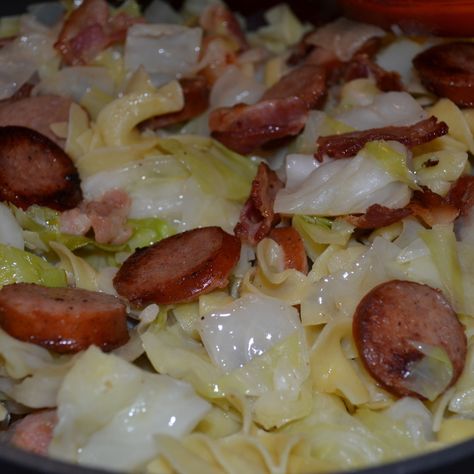 Old Fashioned Cabbage and Noodles with Keilbasa- huge hit!!! Easy to make, very tasty.. Even had a request from a picky eater to make a big batch of it for camp.. Bet it'd b good w mashed potatoes too! Cabbage Noodles, Cabbage And Noodles, Kielbasa Recipes, Cabbage And Sausage, Braised Cabbage, Sausage Dishes, Fried Cabbage, Breakfast Delicious, Kielbasa