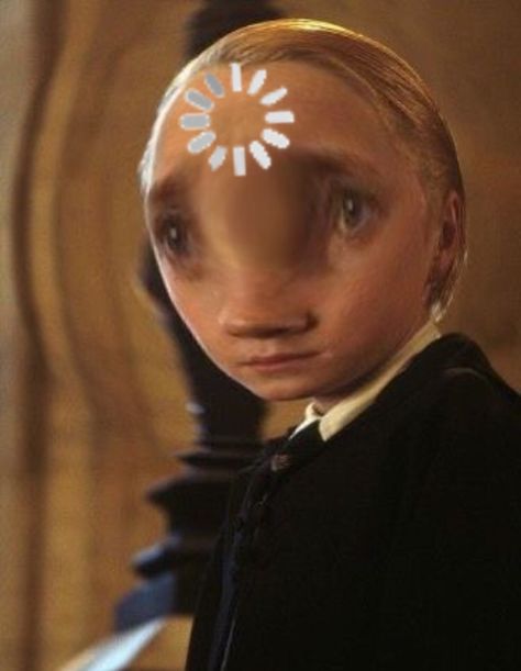 Funny Draco Malfoy, Draco Funny, Peeves Harry Potter, Tom Felton Funny, Draco Aesthetic, Hp Photos, Heo Peppa, Draco Malfoy Funny, Harry Potter Curses