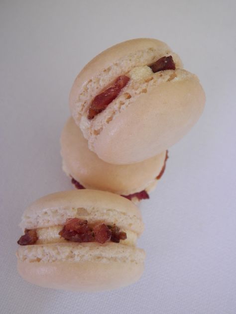 Maple Bacon Macaron, Classy Cookies, Roast Ideas, Bourbon Bacon, Sweets Ideas, Macaron Filling, Pancakes And Bacon, Macaron Flavors, Bakers Gonna Bake