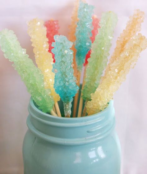 Edible Science: Rock Candy {Tutorial} Dragons Cake, Homemade Rock Candy, Rock Candy Recipe, Make Rock Candy, How To Make Rocks, Cool Science Experiments, Party Platters, حلويات صحية, Homemade Candies