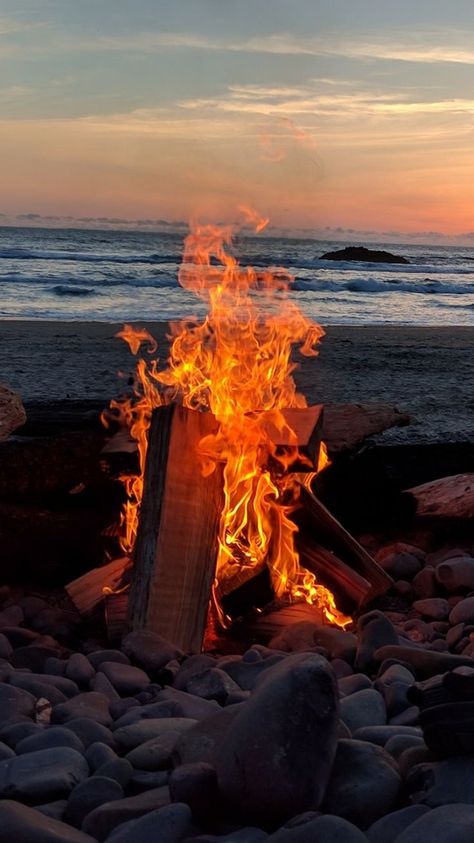 Widget Pictures, Fire Photography, Photography Sunset, Ocean Wallpaper, Sunset Pictures, Free Hd Wallpapers, Home Screen, Campfire, Screen