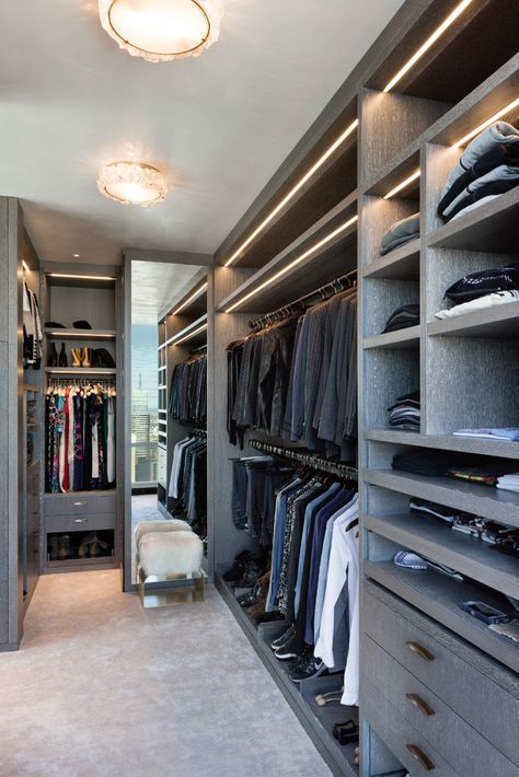 Men Closet Ideas, Bedroom In New York, Modern Industrial House, Contemporary Modern Bedroom, Walk In Closet Inspiration, House Closet, Closet Layout, Men Closet, Closet Remodel