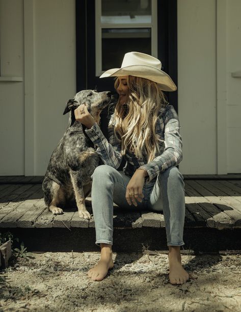 Hassie Harrison: The Real-Life Cowgirl Of Yellowstone Hassie Harrison, Cowboy Wear, 2024 Photoshoot, Cowgirl Photography, Cowgirl Photoshoot, Cowgirl Pictures, Country Aesthetic, Western Photography, Cowgirl Magazine