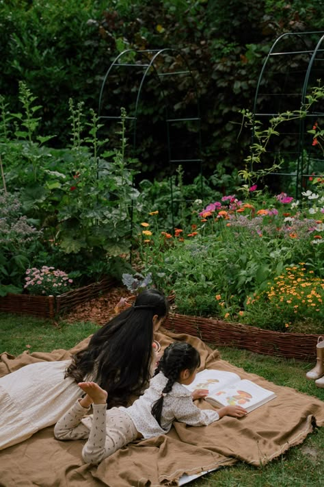 Transforming My Empty Backyard into a Heavenly Vegetable Garden — HER 86m2 - by Thuy Dao Cottagecore Life, Thuy Dao, Her 86m2, Future Mom, Future Lifestyle, Shooting Photo, Financial Education, Dream Lifestyle, Mommy Life