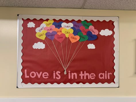 Super easy and creative bulletin board for Valentine’s Day 💌 Valentines Bulletin Board Ideas, Valentines Bulletin Boards, Valentines Door Decorations Classroom, Valentines Classroom Door, Preschool Valentines Activities, February Bulletin Boards, Kids Bulletin Boards, Valentine Bulletin Boards, Preschool Valentine Crafts