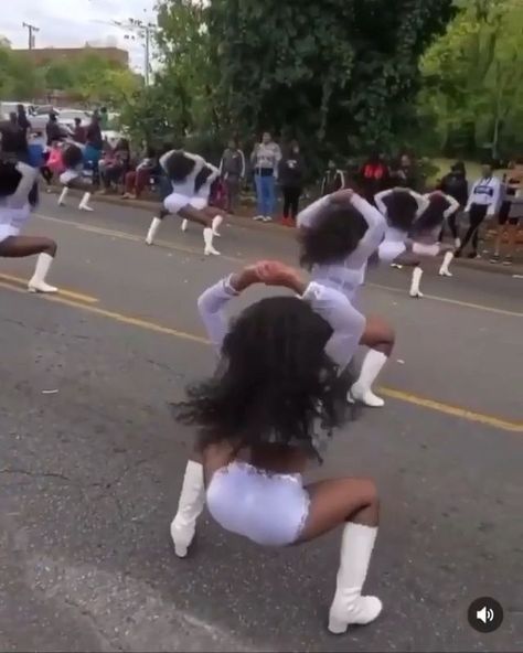 sis ATE! pinned: desmaya ☁️ [Video] | Beyonce dancers, Dance choreography videos, Majorette dance uniforms Black Majorette Uniforms, Majorette Dance Videos Dancers, Majorette Stretches, Hbcu Majorette Uniforms, Dancing Dolls Uniforms, Majorette Dance Videos Dubsmash, Majorette Routines, Majorette Videos, Dd4l Dancing Dolls Outfits