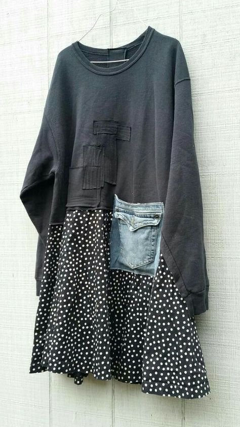 Sewing Clothes Refashion, Ropa Upcycling, Upcycled Denim Jacket, Sweatshirt Refashion, Look Boho Chic, Upcycle Sweatshirt, Upcycle Clothes Diy, Mode Kimono, Creative Clothes