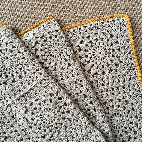 Diy Yarn Blankets, Room Crochet, Blankets Diy, Crochet Granny Squares, Crochet Blanket Pattern, Crochet Bedspread, Crochet Square Patterns, Granny Squares Pattern, Granny Square Crochet Pattern