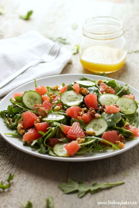 This Grapefruit and Arugula Salad with Honey Lemon Vinaigrette is bursting with bright, fresh flavours! It’s the perfect light lunch or side dish!   Hungry for more? Follow me! Like my page on Facebook!   Subscribe! Click here to get free recipes by email! Is there anything as satisfying as a delicious salad? I love... Pomelo Recipe, Slow Cooker Apple Crisp, Veggie Salads, Lemon Vinaigrette Dressing, Grapefruit Recipes, Grapefruit Salad, Arugula Salad Recipes, Slow Cooker Apples, Veg Dishes