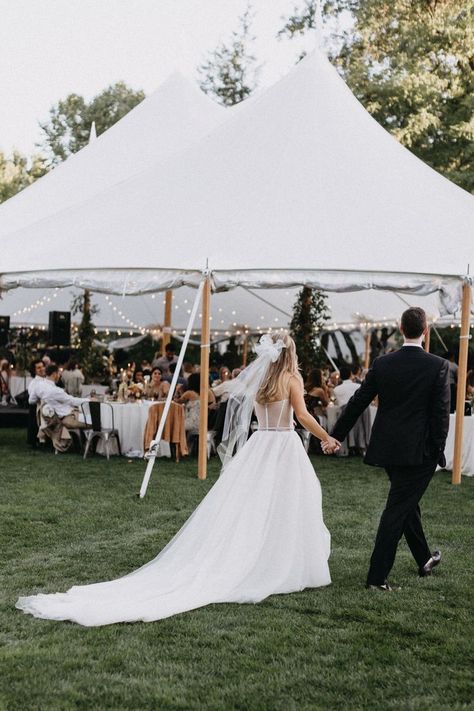 Tented Backyard Wedding, White Tent Wedding, Woodstock Vermont, Modern Chic Wedding, Tented Wedding, Rhode Island Wedding, Vermont Wedding, Connecticut Wedding, Destination Wedding Inspiration