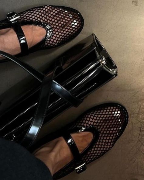 Double the trouble 🤍🖤 Looking for the perfect shoes? DM us 📸 @limelightnova @simmi.sim heijsanna 🔎 Alaïa fishnet flats #alaiashoes #alaiaflats #alaiafishnet #fishnetshoes Alaia Mesh Flats, Purse Inspiration, Alaia Shoes, Mesh Flats, Fish Net, August 25, Perfect Shoes, Instagram Feed, Purse