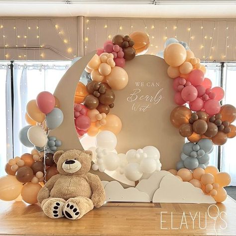 Gender Reveal Inspiration, Bear Theme Backdrop, Gender Reveal Backdrop Ideas Backgrounds, We Can Bearly Wait Gender Reveal, Baby Shower Sign Ideas, We Can Bearly Wait Backdrop, Bear Gender Reveal Ideas, Gender Reveal Balloon Garland, Christening Backdrop