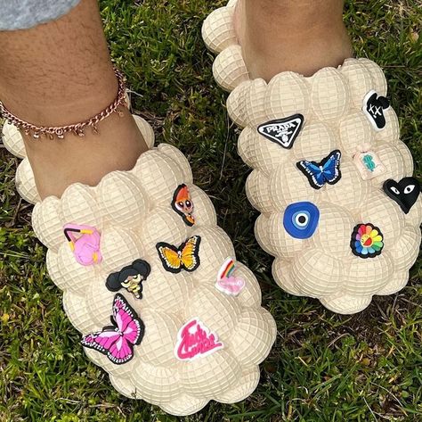 Cute Footwear, Bubble Slippers, Cool Crocs, Nike Fashion Sneakers, Fluffy Shoes, Shoe Makeover, Jordan Shoes Retro, Bling Shoes, Fashion Slippers