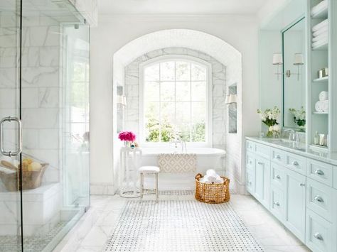 HGTV rounds up the most gorgeous, sophisticated marble bathrooms for inspiration. Hamptons Style Bathroom, Marble Bathroom Designs, Romantic Bathrooms, Marble Bathroom Floor, Dekorere Bad, White Marble Bathrooms, White Bathroom Designs, Timeless Bathroom, House Of Turquoise