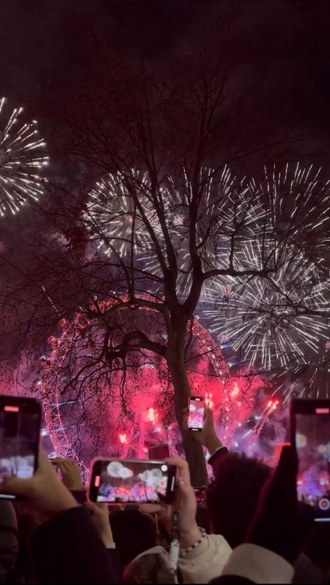 New Year’s Eve London, New Years In London, Newyear Fireworks, New Year London, London Fireworks, London 2023, Villas In Italy, London Trip, London Baby