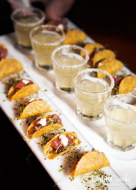 Gol Gappa Shots, Paan Shooters & More: 12 Types Of Shots To Serve At Your Wedding! Autumn Wedding Food, Wedding Food Stations, Fest Mad, Lots Of Food, Reception Food, Wedding Treats, Food Stations, Catering Food, Snacks Für Party