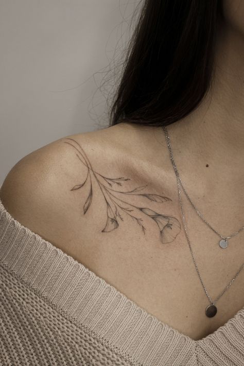 Calla Lily Flower Tattoos, Callily Flowers Tattoo, Lily Collar Bone Tattoo, Calalilies Tattoo, Lily Of The Valley Collarbone Tattoo, Cali Lilly Tattoo, Lily Collarbone Tattoo, Calla Flower Tattoo, Calalillies Tattoo