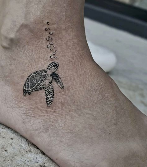 Holiday Tattoos, Microrealism Tattoo, Turtle Stuff, Turtle Tattoo Designs, Tattoo Animal, Ankle Tattoos, Simple Henna Tattoo, Foot Tattoos For Women, Tasteful Tattoos