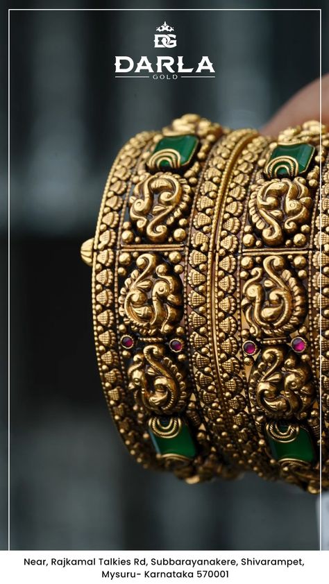 Kada Bangles Gold Design, Antique Gold Bangles, Star Jewellery, Kada Bangles, Antique Bangles, Temple Jewellery Earrings, Gold Temple Jewellery, Antique Necklaces Design, Gold Bangles For Women