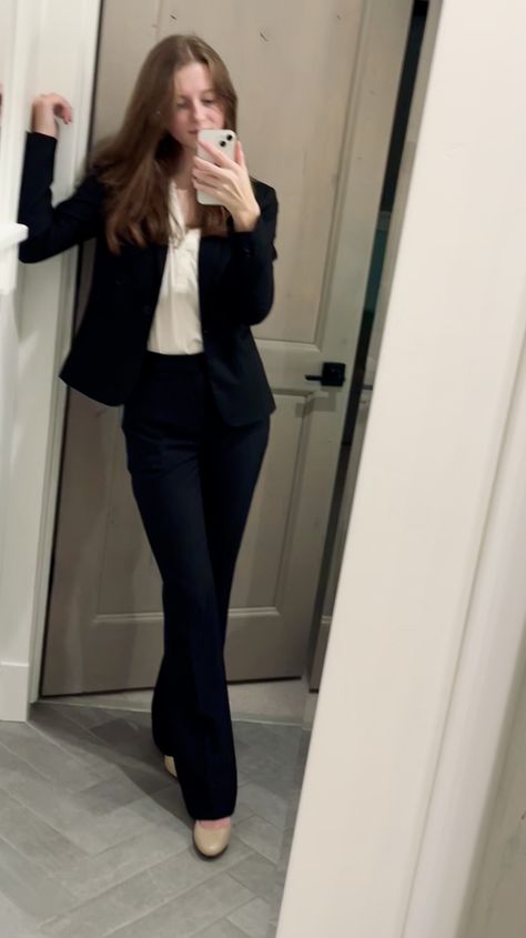 Speech Outfit Formal, Speech And Debate Outfit Suits, Cute Speech And Debate Outfits, Deca Outfits Women, Professional Outfits Women Business Suit, Mock Interview Outfits, Deca Outfits Business, Model United Nations Aesthetic Outfits, Defense Outfit Thesis Women Formal