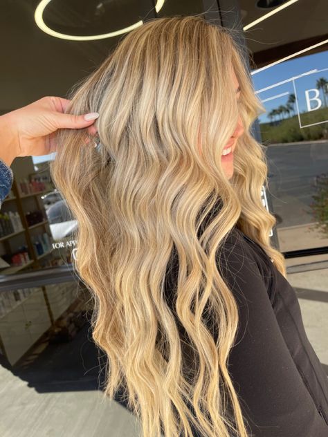 Blonde Hair Redken Formula, California Blonde Hair Sun Kissed, Daphne Hair, California Blonde Hair, Long Hair Natural, California Blonde, Butter Blonde, Blonde Baby, Blonde Highlights On Dark Hair