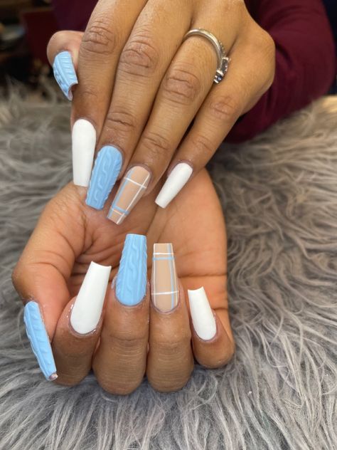 Blue And White Sweater Nails, Full Set Nails Acrylic Winter, Light Blue Plaid Nails, Nail Ideas Sweater, Sweater Plaid Nails, Blue Plaid Nails Acrylic, Acrylic Sweater Nails, Acrylic Nails Ideas Winter Simple, Easy Sweater Nails