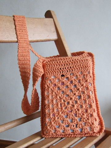 Crochet Book Bag Crochet Book Bag, Crochet Book, Free Crochet Bag, Crochet Shell Stitch, All Free Crochet, Crochet Bags Purses, Crochet Books, Purse Patterns, Crochet Bag Pattern