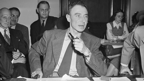 Hiroshima Nagasaki, Robert Oppenheimer, Cloud Computing Services, Manhattan Project, Physics And Mathematics, Today In History, Quantum Mechanics, Nuclear Power, Nagasaki