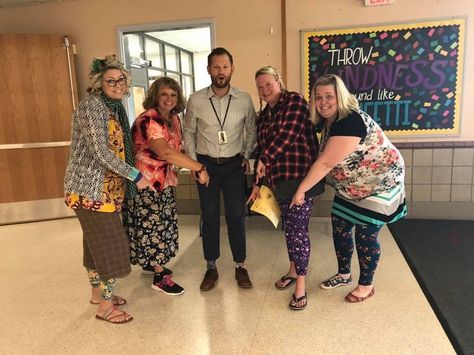 5th grade teachers @ LME - Mismatch Day!!! Mix Match Outfits Spirit Week Teachers, Mismatch Day, Outfit Ideas For School Winter, School Spirit Week, School 2017, Mix Match Outfits, Dress Up Day, Spirit Week, 5th Grades