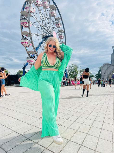 Music Festival Plus Size Outfit, Music Fest Outfit Plus Size, Coachella Looks Plus Size, Music Festival Outfits Curvy, Festival Outfits For Midsize, Festival Outfits Rave Plus Size, Dreamville Festival Outfits Plus Size, Coachella Outfit For Plus Size Women, Mid Size Festival Fashion