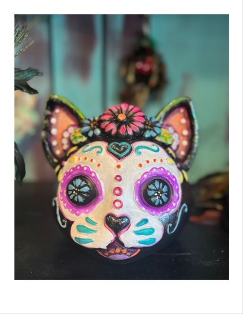 Painted Sugar Skull Cat Sugar Skull Animals, Sugar Skull Painting Ideas, Sugar Skull Diy, Cat Sugar Skull, Cute Sugar Skull, Skull Diy, Sugar Skull Painting, Sugar Scull, Paper Mache Pumpkins