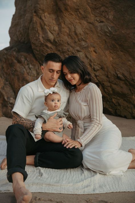 Beautiful Beach Family Photo Session #family #beachphotography #photography #familyphotography #baby #lifestylephotography #malibu #ventura #santabarbara Photos At Beach, Family Beach Session, Family Photos With Baby, Water Shoot, Family Photoshoots, Beach Session, Family Picture Poses, Ocean Photos, Beach Family Photos