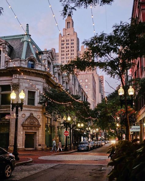 New England Photography 📷 on Instagram: “🌟Photo of the day!🌟 Today's gorgeous photo comes from: @kimmyn_  Stunning capture from Downtown Providence, Rhode Island!  Selected by…” Rhode Island Aesthetic, Kim Nguyen, Downtown Providence, Rhode Island Travel, New England Aesthetic, England Photography, New England Travel, Providence Rhode Island, American Cities