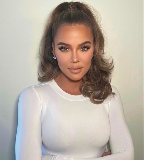 Khloe Kardashian Makeup, Khloe Kardashian Hair, Khloe Kardashian Style, Kardashian Makeup, Kim Kardashian Hair, Kardashian Hair, Long Shiny Hair, Long Hair Video, Veil Hairstyles