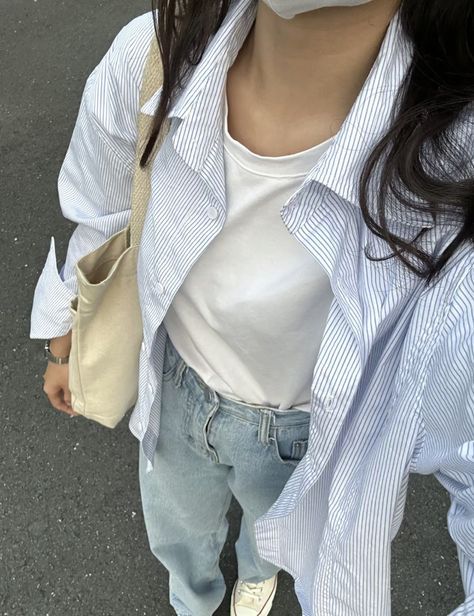 Full Sleeve Summer Outfits, Dress Shirt Casual Outfit, Boyfriend Shirt Outfit, Ootd Korean Style, Campus Outfit, Simple Casual Outfits, Outfit Korean, Casual College Outfits, Uni Outfits